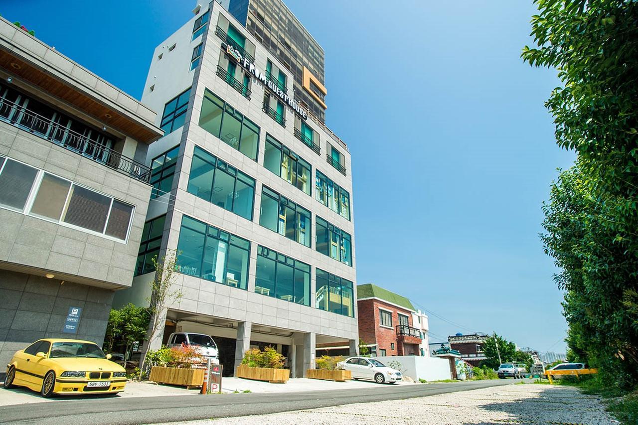 From Guesthouse Busan Exterior foto