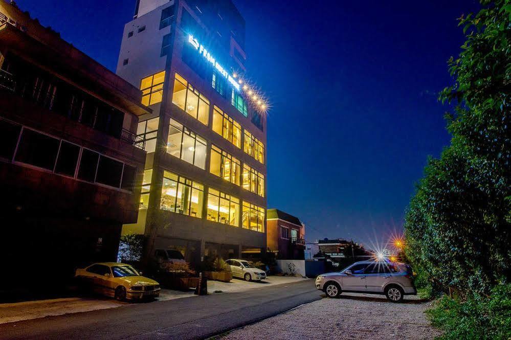 From Guesthouse Busan Exterior foto