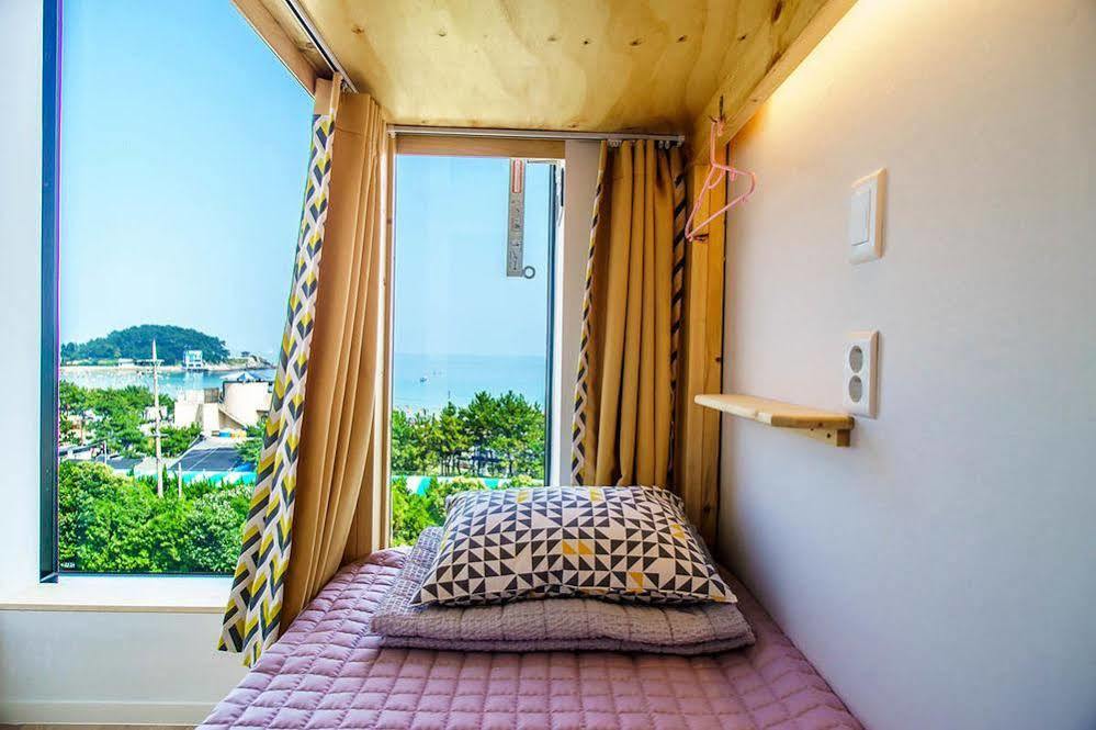 From Guesthouse Busan Exterior foto